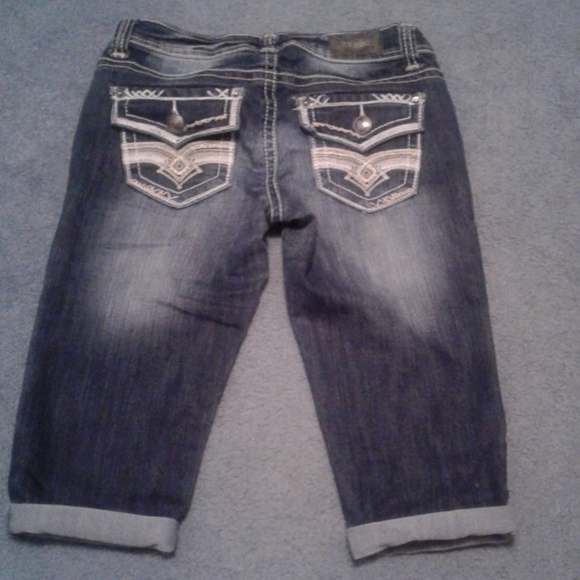 Capris - Picture 2 of 6